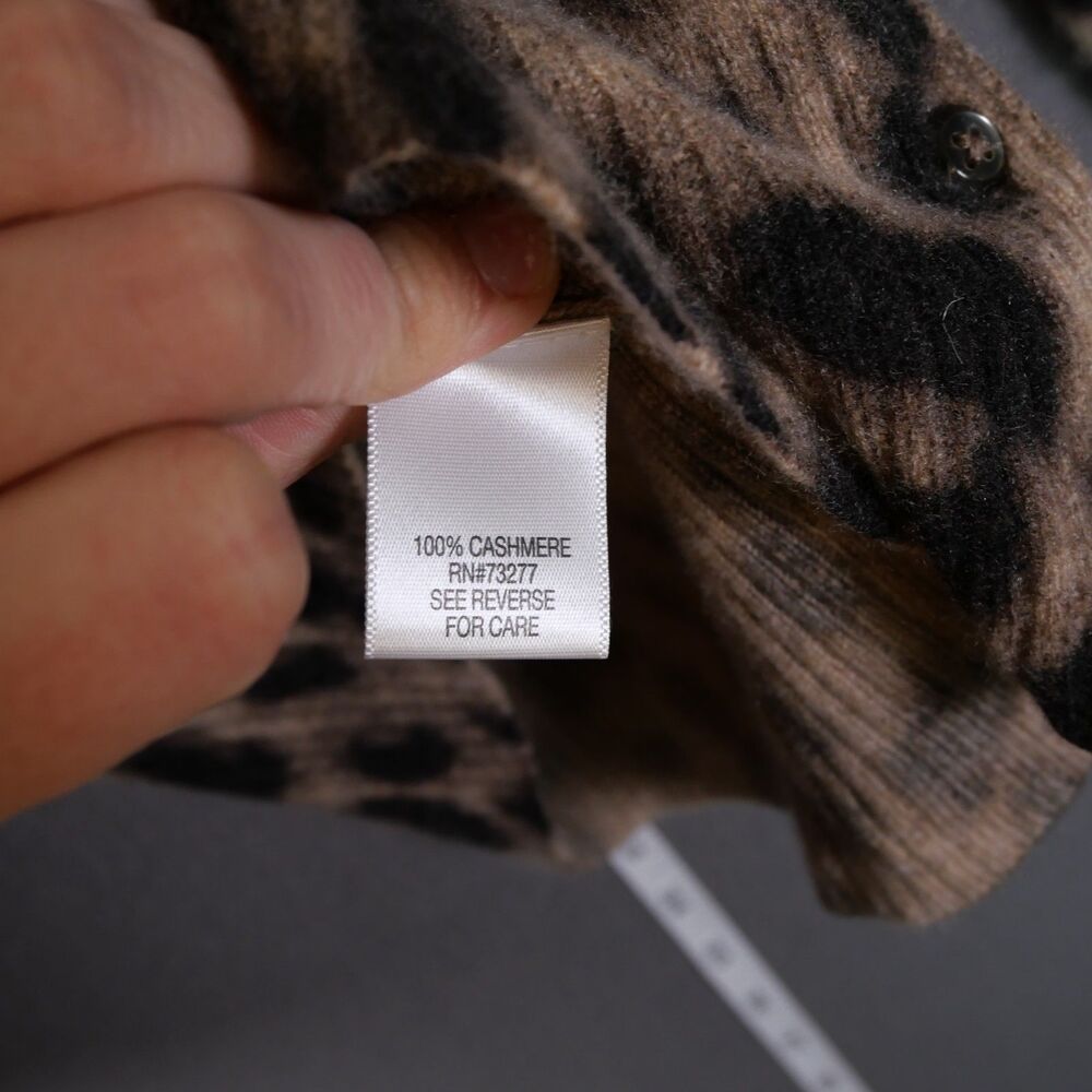 Apt 9 Leopard Print Cashmere Sweater Soft Layering Capsule Wardrobe Trendy - Picture 6 of 8